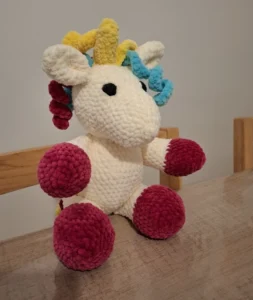 Peluche licorne - vue de côté