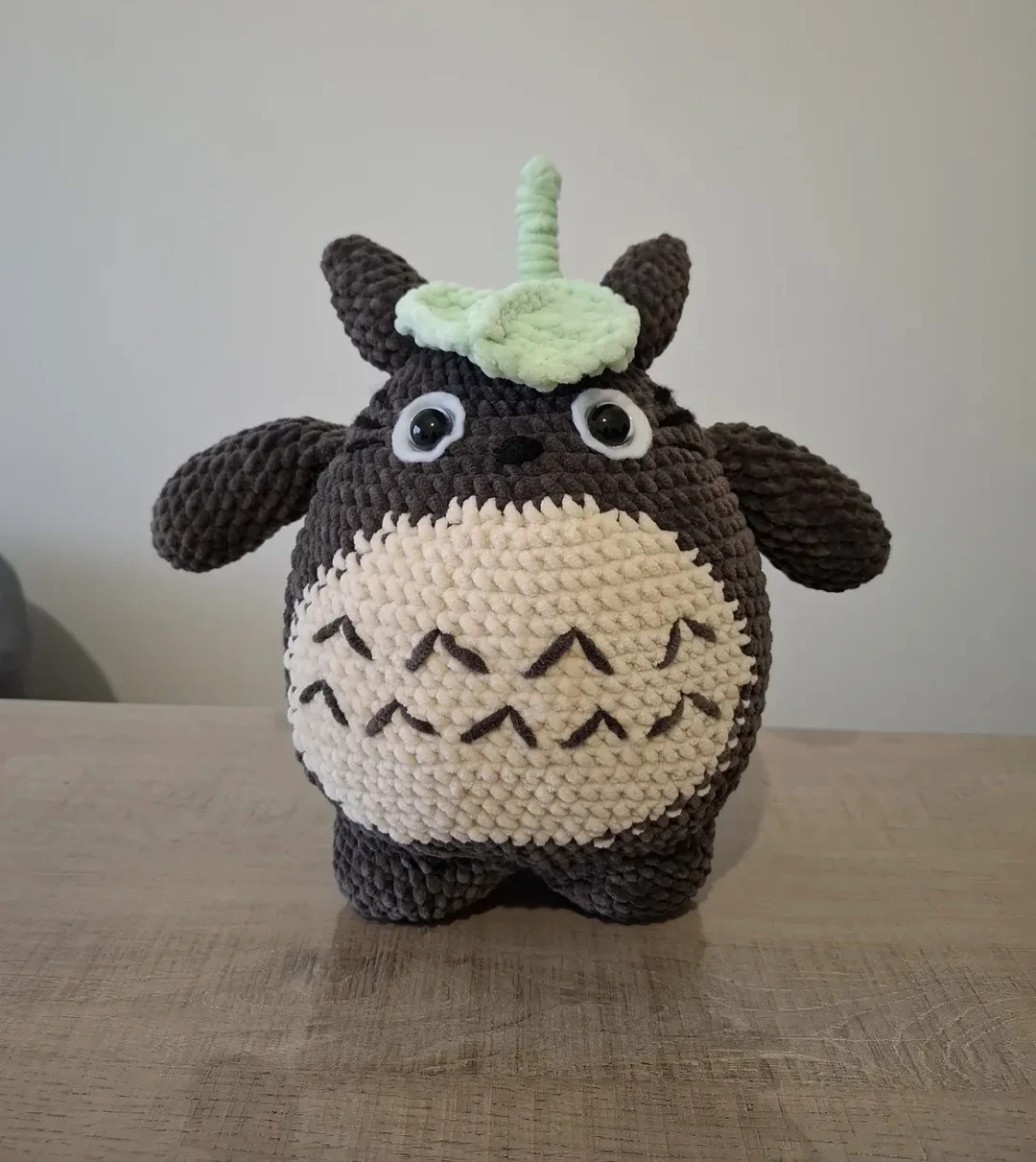 Peluche Totoro au crochet - vue de face